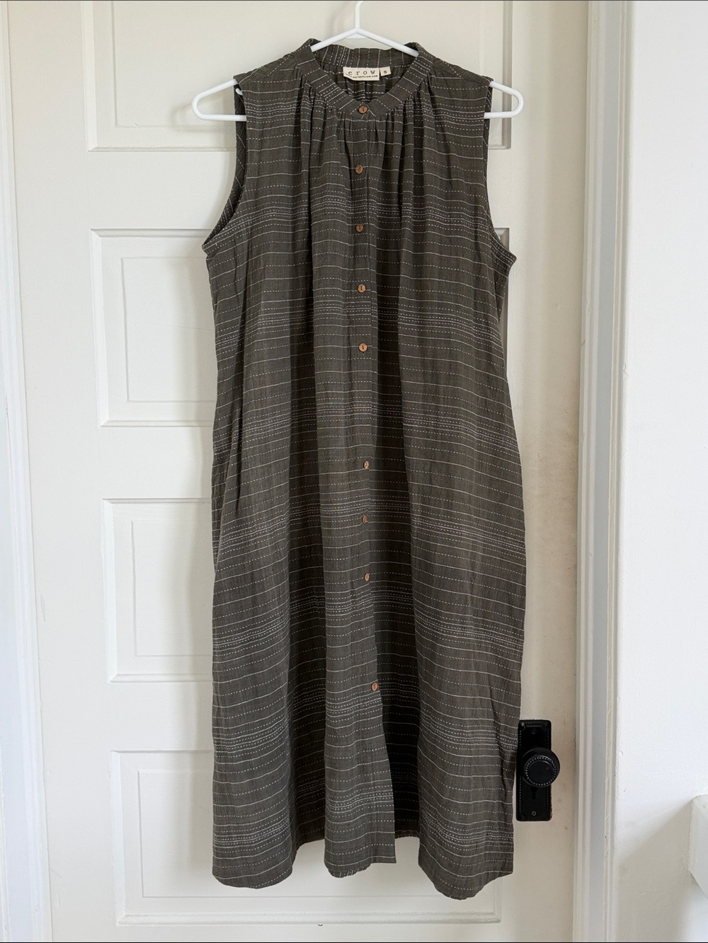 World of Crow Sleeveless Button-Front Dress in Grey/Brown, Size Small
